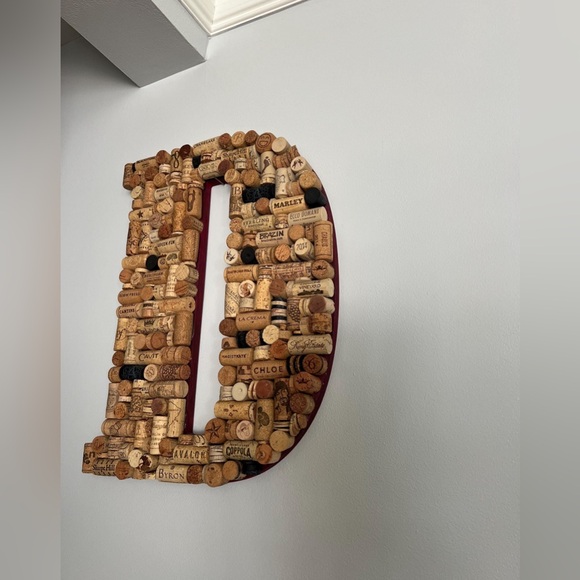 Homemade wine cork letter “D” - Picture 7 of 10